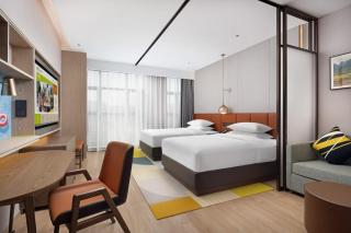 Home2 Suites By Hilton XingYi Jushan Plaza - 7