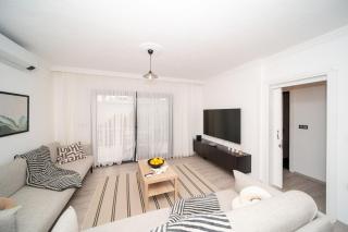 Bodrum Center 2 Bedroom Upstairs Calm Modern Flat - Yeni Dünya Bodrum - Bodrum City - 4