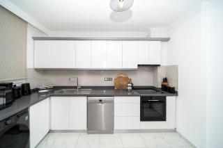 Bodrum Center 2 Bedroom Upstairs Calm Modern Flat - Yeni Dünya Bodrum - Bodrum City - 7