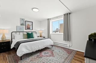 NEW! Cozy Modern 1BR Flat by Downtown Royal Oak - Royal Oak - 0