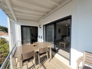 Bodrum Center 2 Bedroom Upstairs Calm Modern Flat - Yeni Dünya Bodrum - Bodrum City - 3