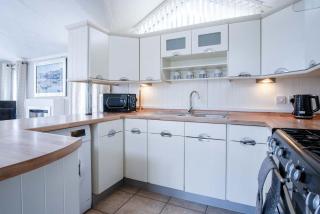 2 Manor Lodge - 2 Bedroom Lodge - Pendine - Pendine - 3