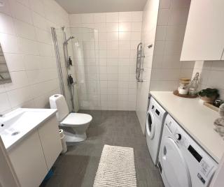 Newly produced and bright apartment close to metro - Solna - 9