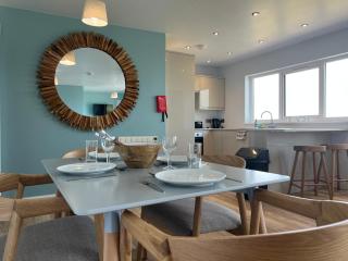 NDR Sea view Three bedroom Residence with private hot tub & private sauna - Ilfracombe - 0