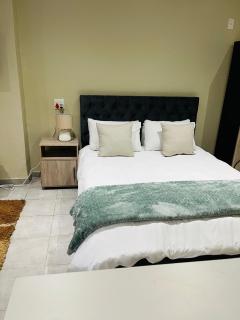 The Corner Nest - Roodepoort - 9