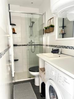 Juan Les Pins 2BR Sunny Top Floor 50m Beach Central - Antibes - 6