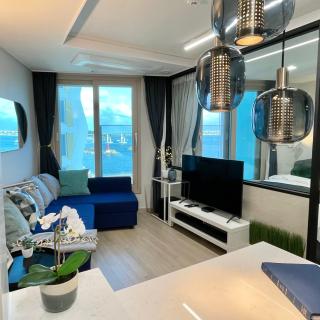 Ocean Front Apartment - Busan - 9