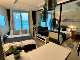 Ocean Front Apartment - Busan - 4