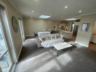 Classical & new CNZhouse with space - Christchurch - 7