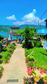 ERDA LAKESIDE Guesthouse - Lin - 8