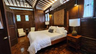 Peaceful Villa with Spacious Lush Garden - Jakarta - 8