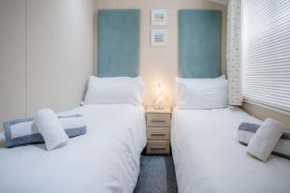 1 Manor Lodge - 3 Bedroom Lodge - Pendine - Pendine - 3