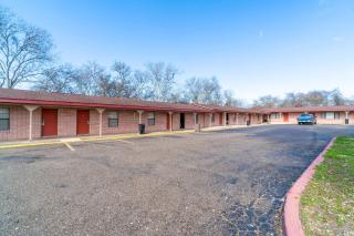 Capital O Hotel Beeville -US 181 - Beeville - 8