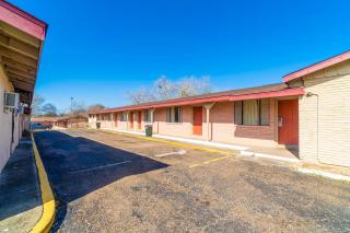 Capital O Hotel Beeville -US 181 - Beeville - 7