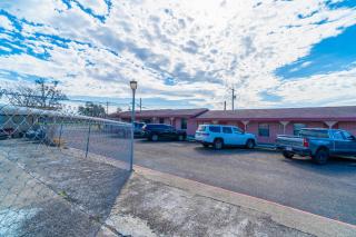 Capital O Hotel Beeville -US 181 - Beeville - 9