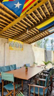 Safari Roots Hostel - - 6