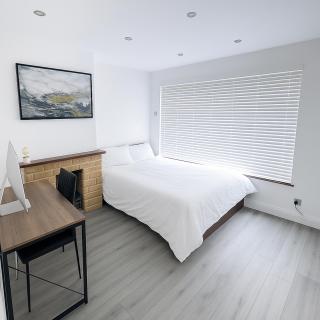 Cosy London Base 1 Bedroom Sofa Bed Sleeps 4 and Free Parking - 5