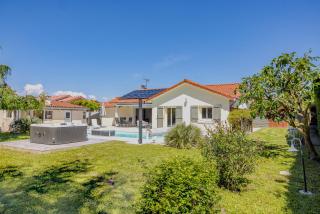 Villa avec Piscine, Jacuzzi et Sauna Privé dans les Dombes - Ambérieux-en-Dombes - 8