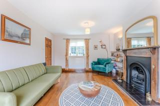 Charming 2 Bed Property - Upton - 9