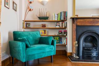 Charming 2 Bed Property - Upton - 7