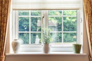 Charming 2 Bed Property - Upton - 6