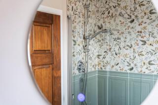 Charming 2 Bed Property - Upton - 1