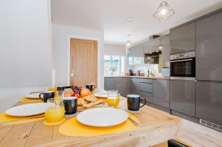 Cosy 2BR Cottage With Free Parking - Rossington - 6