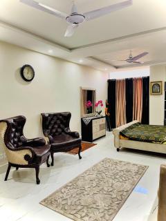 Baba's Inn - - 7