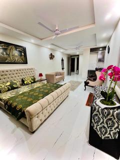 Baba's Inn - - 0