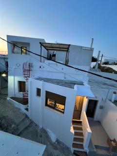 Rustic Retreat in Town - Skyros - 6