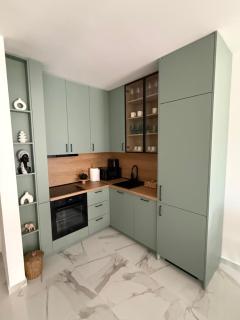 Stylish Coastal Apartment - 7