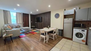 Charming Newly Renovated 2 Bed with free parking - Galway - 7