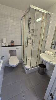 Charming Newly Renovated 2 Bed with free parking - Galway - 2