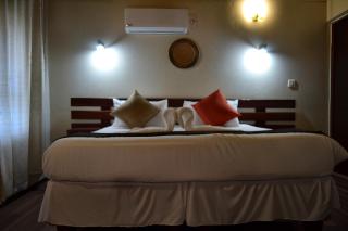 Chobe Sunset Chalets - 8