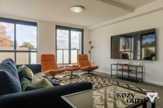 KozyGuru | Homebush West | Modern 2R Apt + Parking - Sidney - 0