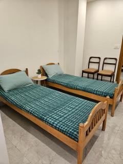 StayNova - Transit Apartment near Motorways & Airport - 1