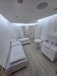 WELLNESS Ubytování Brno-Moravany - - 0
