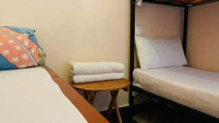 Safari Roots Hostel - - 7