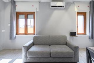 Seaside Garden Stay - Free Parking & 950m to Sea - Fiumicino - 3