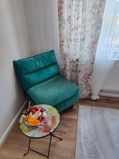 Garden Room Near Heathrow - Feltham - 4
