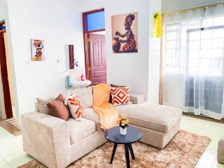 1BR Pent Apartment in the Whitehouse, Garden Estate with Free Parking and WiFi - Nairobi - 0