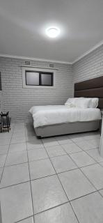 Grace Villas 35 - East London - 6