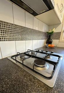 3BR Perth Hideaway, Central - - 3