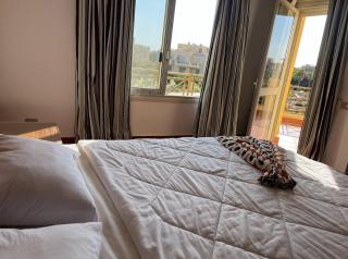 Luxury 5BR Villa with Sea View & Garden in Einbay - Ain Sukhna - 7
