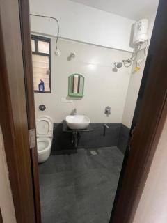 2bhk semi furnished flat in kohinoor courtyard one - 9