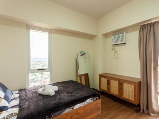 Family Escape Modern Retreat Skyline View Full Kitchen at Prisma close to BGC - 9