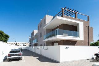 Eleven House by BarbarHouse - 0