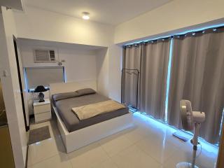 Cozy Corner Studio in McKinley Walk to Venice Mall - Manila - 5
