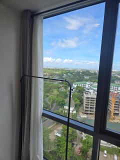 Cozy Corner Studio in McKinley Walk to Venice Mall - Manila - 3