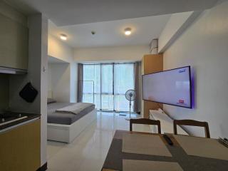 Cozy Corner Studio in McKinley Walk to Venice Mall - Manila - 2